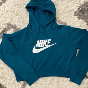 Nike Crop Sweater